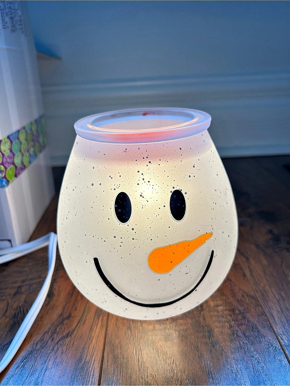 Scentsy Frosty Glow Snowman Wax Warmer in White Like New